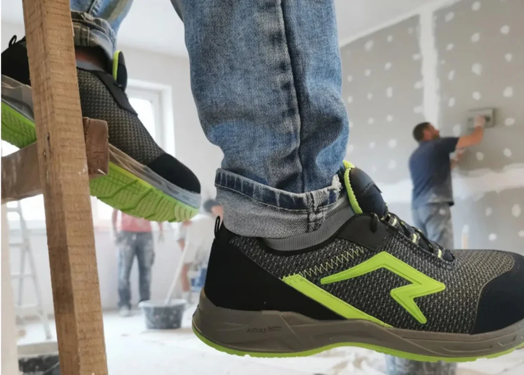 Mehr als DIN EN ISO 20345 Was wirklich hinter den Prüfprotokollen des TÜV Rheinland steckt